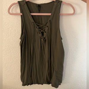 Women’s medium lace up tank